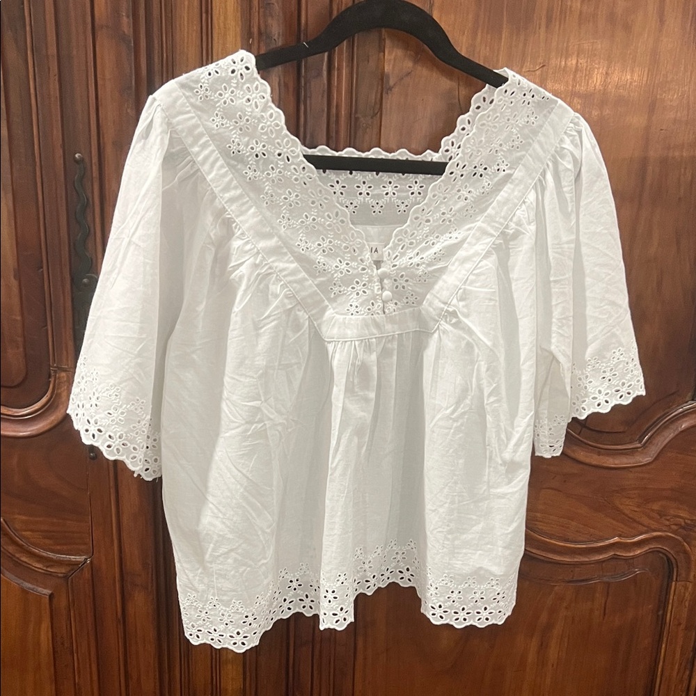 Storia Off White Eyelet Blouse - Picture 2 of 9